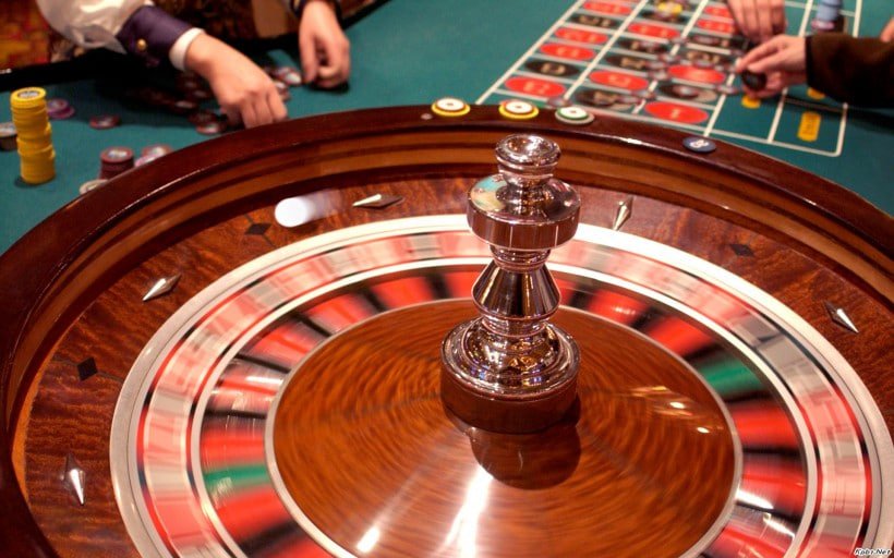 Casino trực tuyến với đa dạng bàn chơi live baccarat và poker